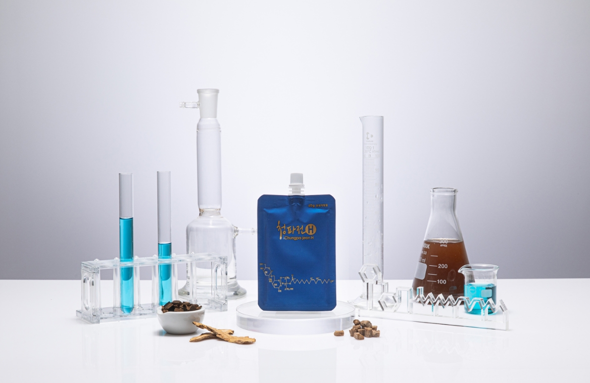 청파전 연구에 사용된 실험 도구와 약재 이미지